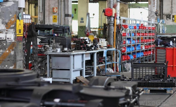 Сборочные системы и испытательное оборудование часто автоматизированы в заводских условиях
