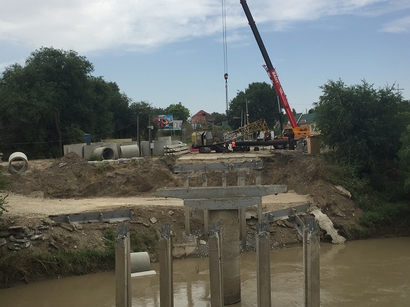 Федеральные дорожники досрочно отремонтируют мост через реку Кума