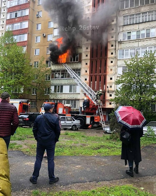 Пожар на улице Пирогова 40/2 в Ставрополе