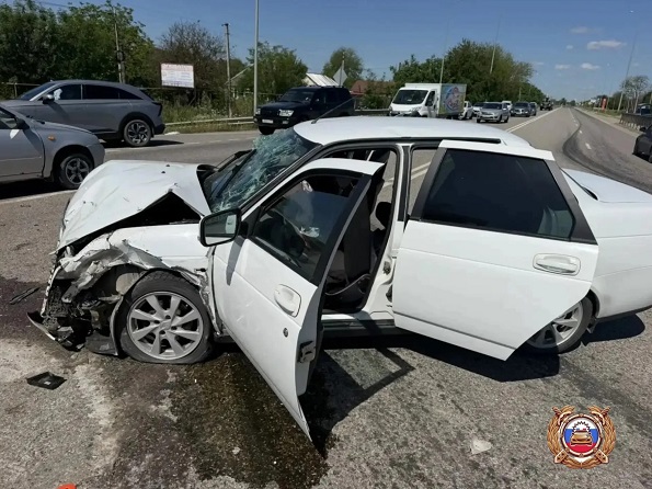Нарушение очередности проезда привело к серьезной аварии в Георгиевском округе Нарушение очередности проезда привело к серьезной аварии в Георгиевском округе