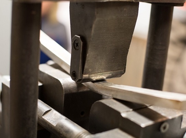 Химический анализ и испытание на растяжение как ключ к надежности металлов