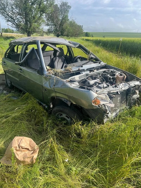 В Буденновском округе произошло ДТП с опрокидыванием автомобиля, водитель госпитализирован