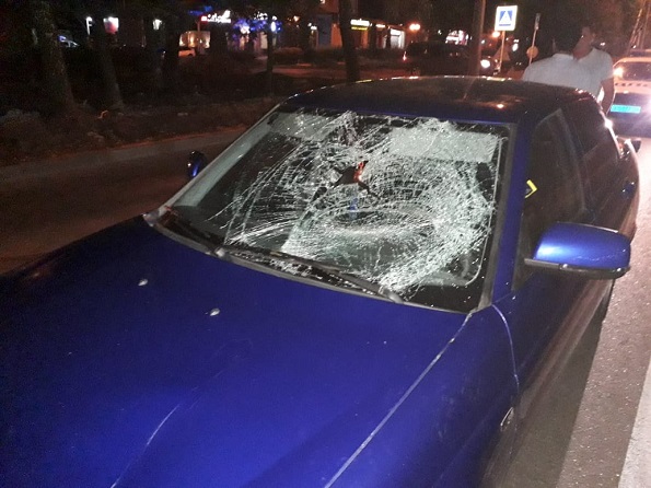 В Ставрополе водитель тонированного автомобиля не заметил пешехода и совершил наезд на него