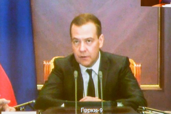 Дмитрий Медведев поручит проверить рост цен на ГСМ на Ставрополье