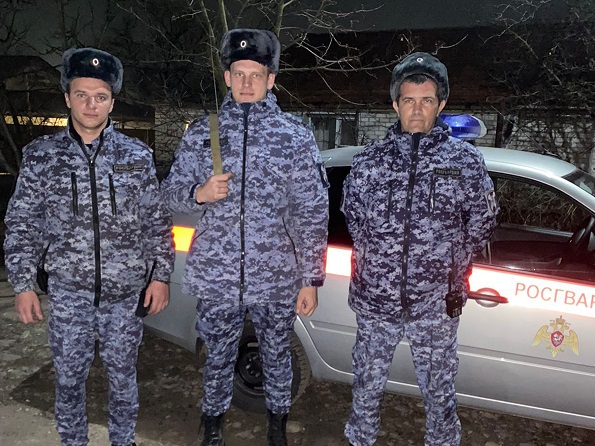 Прапорщики полиции Максим Духин, Виктор Упеник и младший сержант полиции Александр Кузнецов