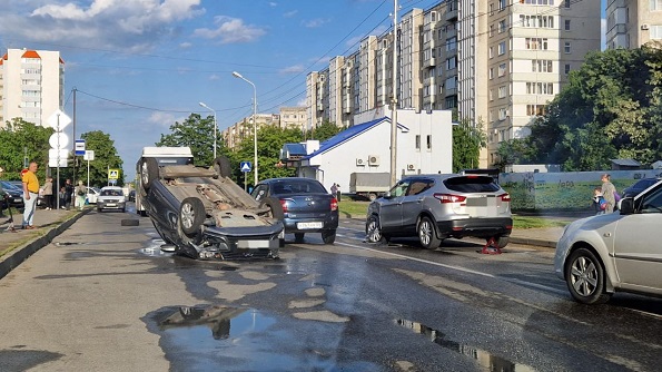 В Ставрополе перевернулся автомобиль