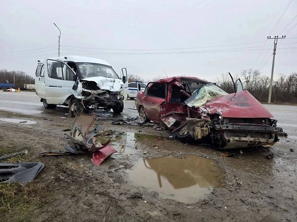 В Георгиевском округе в ДТП погиб 1 человек ещё 4 травмированы 