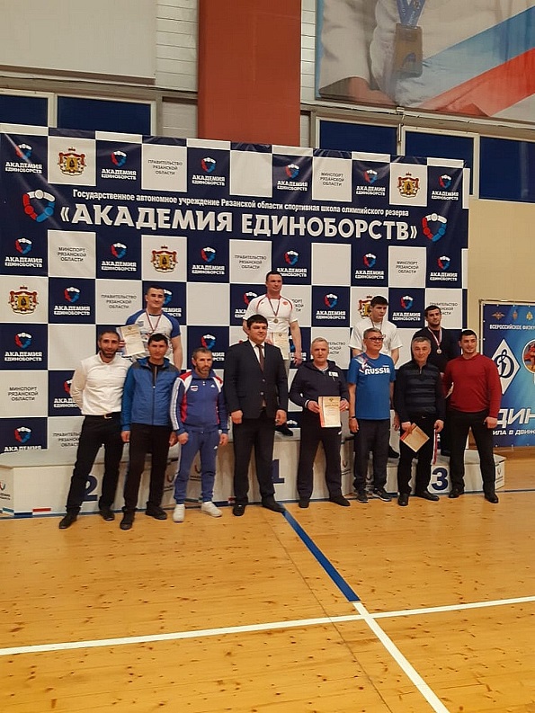 Таулан Лайпанов завоевал первое место в борьбе на поясах