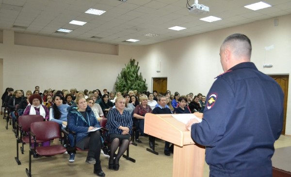 Полицейские Предгорного района провели встречу с родителями школьников