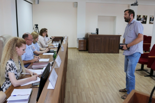 На Ставрополье в Управлении по вопросам миграции состоялась очередная комиссия по признанию иностранных граждан носителями русского языка