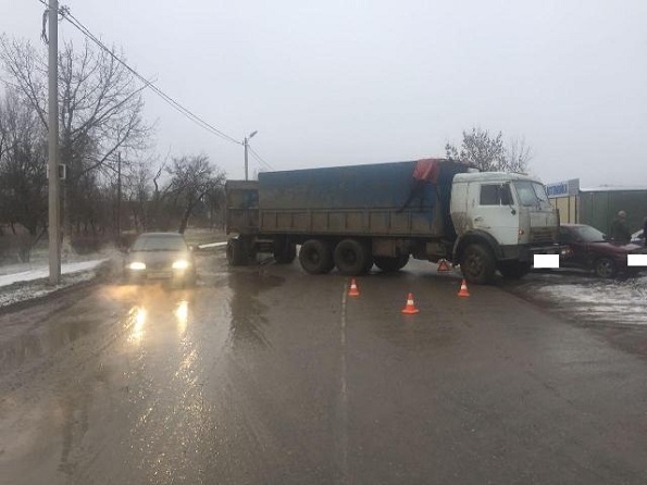В Буденновске в ДТП с КАМАЗом пострадала 6-летняя девочка