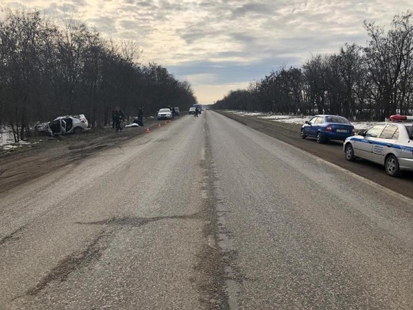В Степновском районе погиб водитель "Приоры" после опрокидывания авто