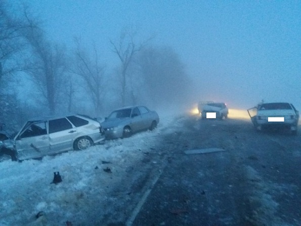 В Труновском районе столкнулись 5 автомобилей, один человек пострадал