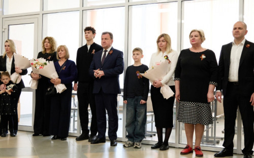 Торжественное открытие портретных досок выпускникам участникам СВО