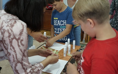 Молодые почтовики Ставрополья посетили воспитанников детского дома
