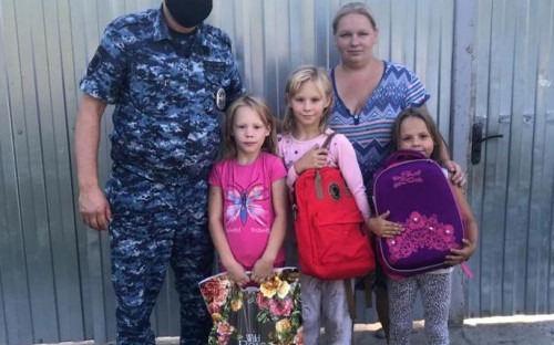 Полицейские Курского района помогли семьям