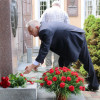 Церемония возложения цветов к мемориалу