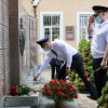 Церемония возложения цветов к мемориалу