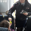 Сотрудники ГАИ проводят инструктажи безопасности для пассажиров и водителей школьных автобусов