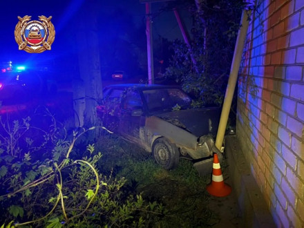 В Зеленокумске водитель-рецидивист, лишенный прав, сам пострадал в ДТП