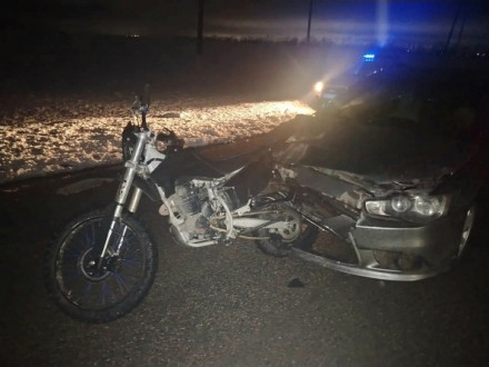 В результате ДТП пострадал 17-летний водитель питбайка
