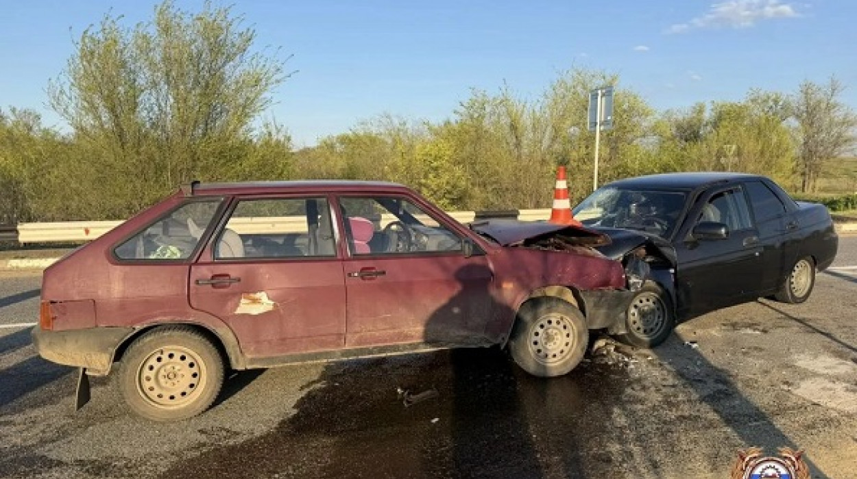 Молодой водитель с годовым стажем стал виновником ДТП в Светлограде, есть пострадавшие.