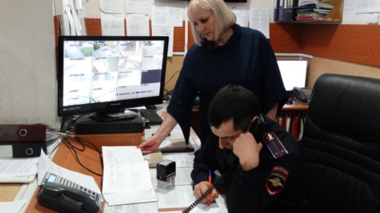 В Новоселицком районе общественники проверили работу дежурной части