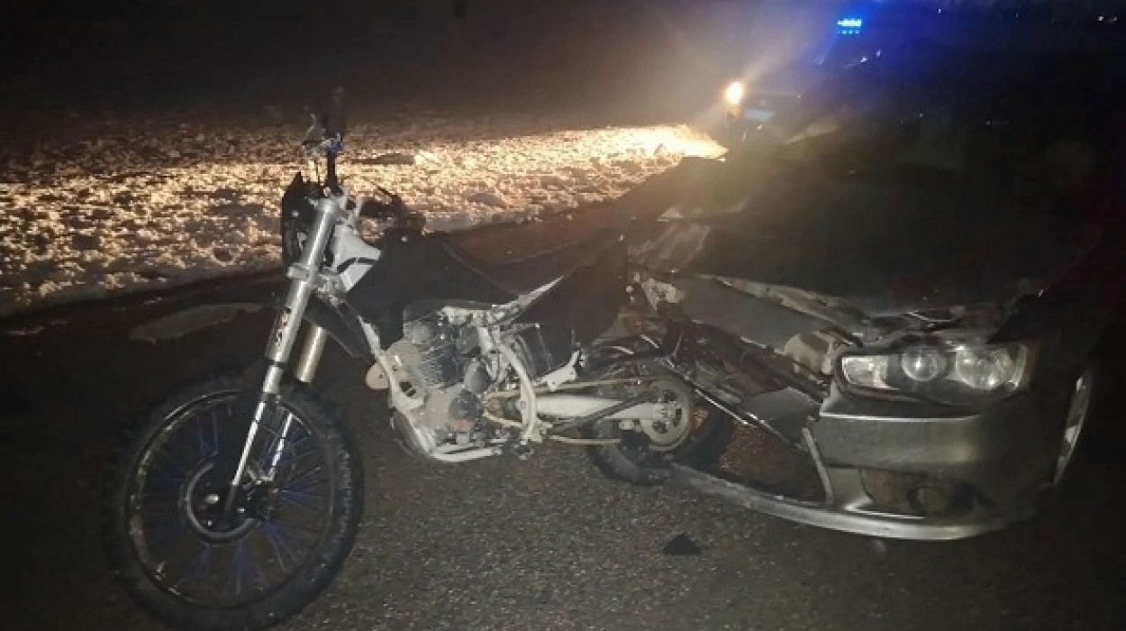 В результате ДТП пострадал 17-летний водитель питбайка