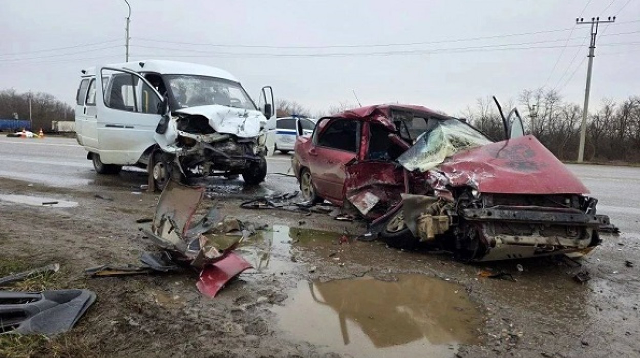 В Георгиевском округе в ДТП погиб 1 человек ещё 4 травмированы 