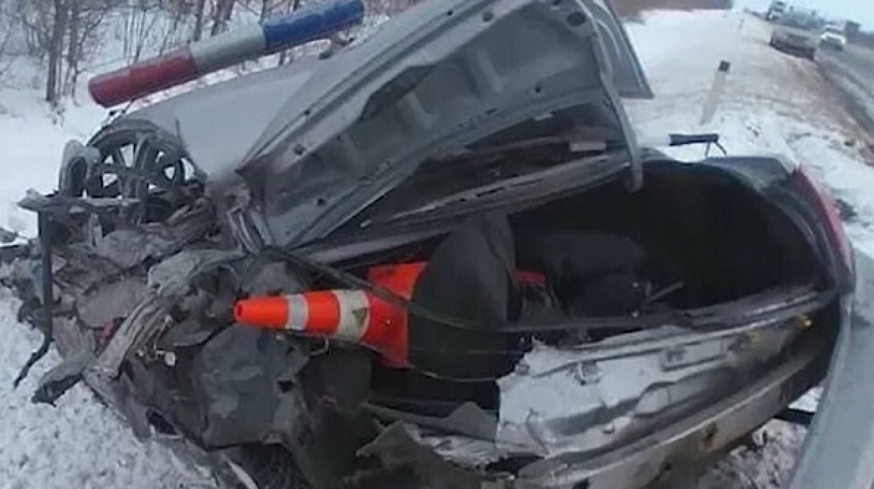 Двое полицейских пострадали после ДТП с грузовиком на Ставрополье