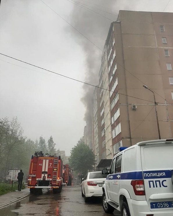 Пожар по улице Пирогова 40/2 в Ставрополе 