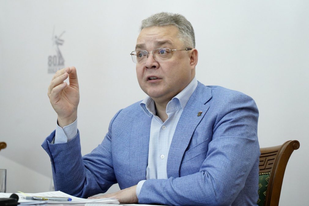 Губернатор Владимир Владимиров поздравил с Последним звонком