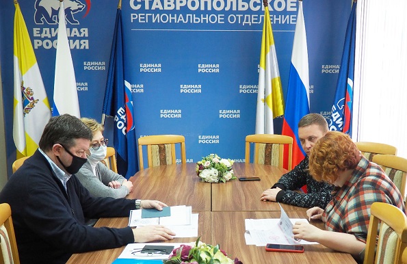 Геннадий Ягубов подал документы для регистрации в качестве участника предварительного голосования
