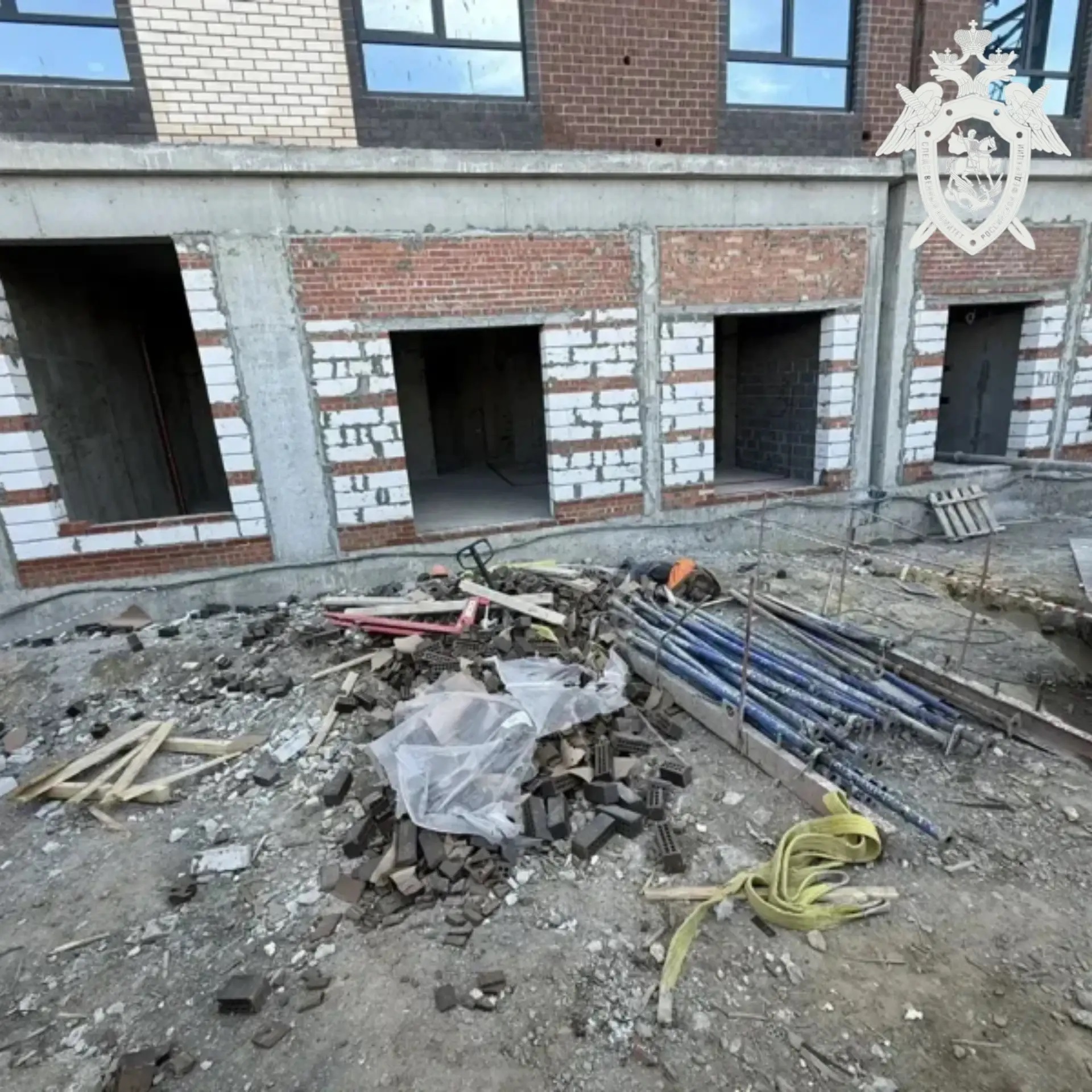 Двое рабочих погибли в Ставрополе из-за обрушения стройплощадки. Возбуждено уголовное дело.