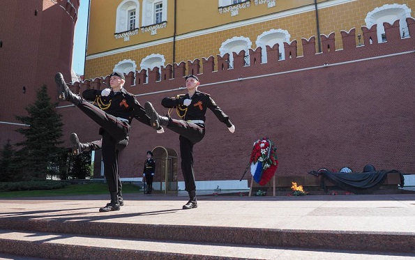 Ставропольские юнармейцы заступили в почетный караул у Кремля