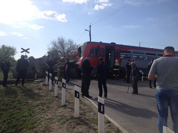 Электропоезд сошел с рельсов в Невинномысске в результате ДТП