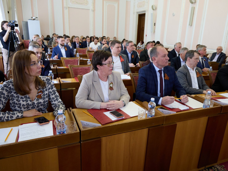 Мэр краевой столицы Иван Ульянченко выступил перед депутатами городского парламента