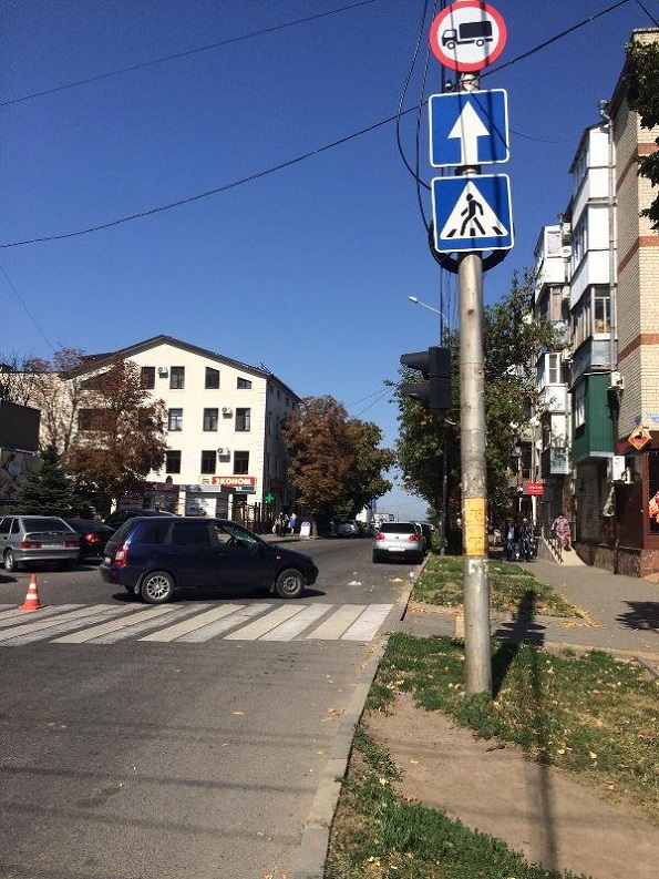 23 сентября В Ставрополе водитель «Калины» сбил двух пешеходов на пешеходном переходе