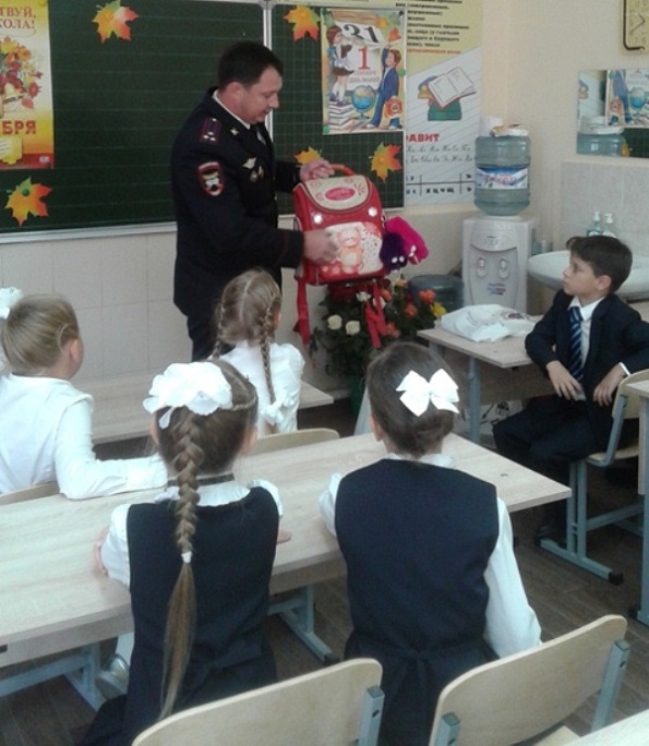 Первые уроки в школах Ставрополья провели руководители ГИБДД