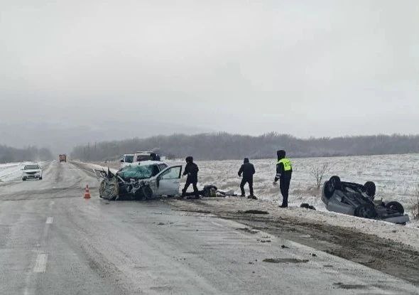 В ДТП погибли три человека