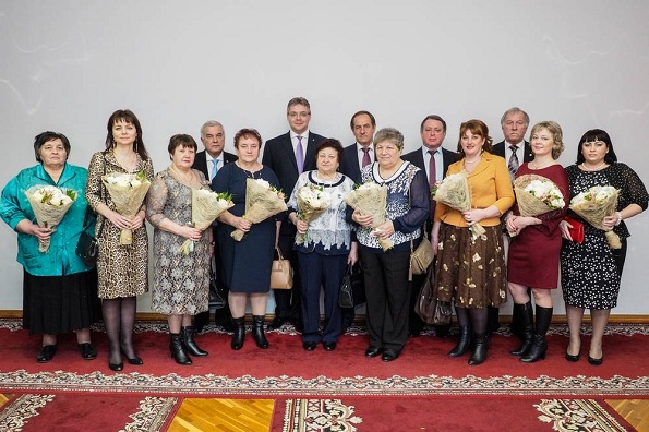 Вдов и матерей павших героев Отечества чествовали в Правительстве Ставрополья