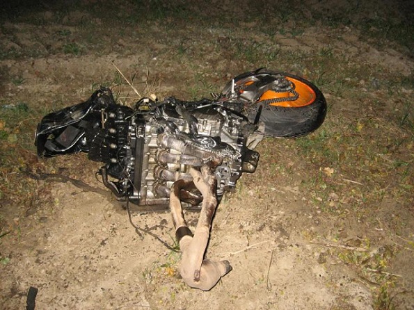 В Курском районе в лобовом столкновении с мотоциклом "Хонда" погибли люди