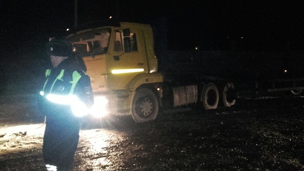 Сотрудники ГАИ Ставрополья освободили из снежного плена 4 автомобиля