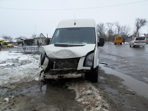 В Зеленокумске произошло ДТП с участием машины "скорой помощи" 