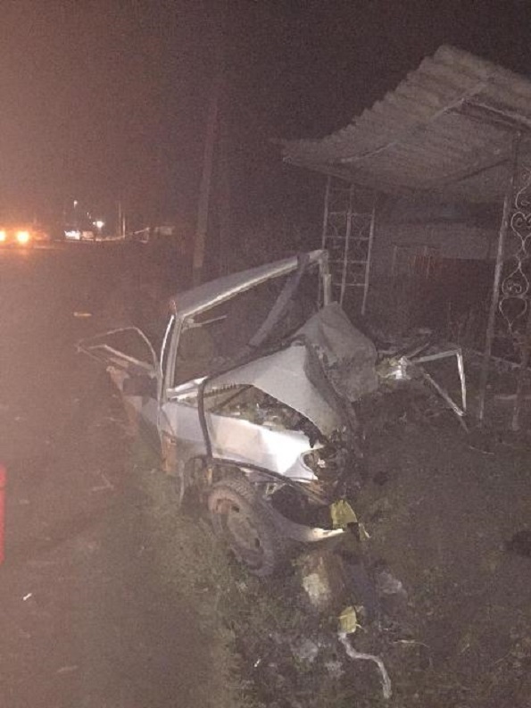 Два человека погибли в лобовом столкновении авто в селе Садовом