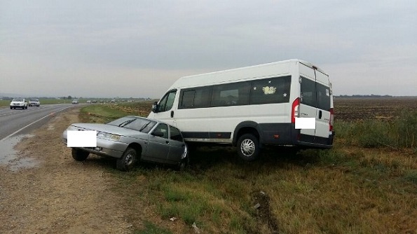 В Грачевском районе произошло ДТП с маршруткой. Пострадали пассажиры