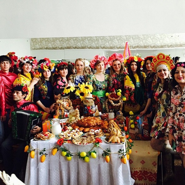 В Институте Дружбы народов Кавказа прошел фестиваль народного творчества «Ромашковая Русь»