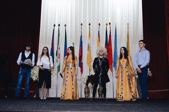 В Институте Дружбы народов Кавказа прошел фестиваль народного творчества «Ромашковая Русь»