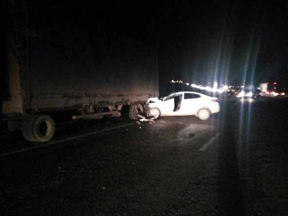 В Минераловодском районе столкнулись легковой и два грузовых автомобиля